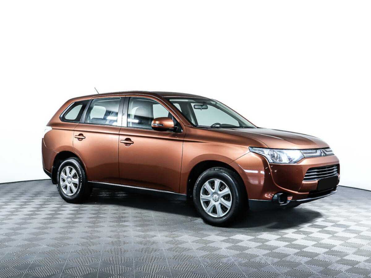 Mitsubishi Outlander 2012 года с пробегом. Фото: #2