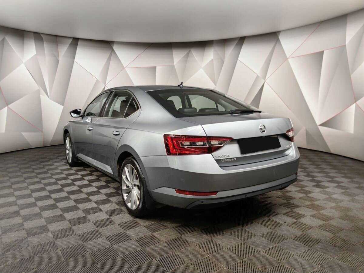 Skoda Superb 2017 года с пробегом. Фото: #3