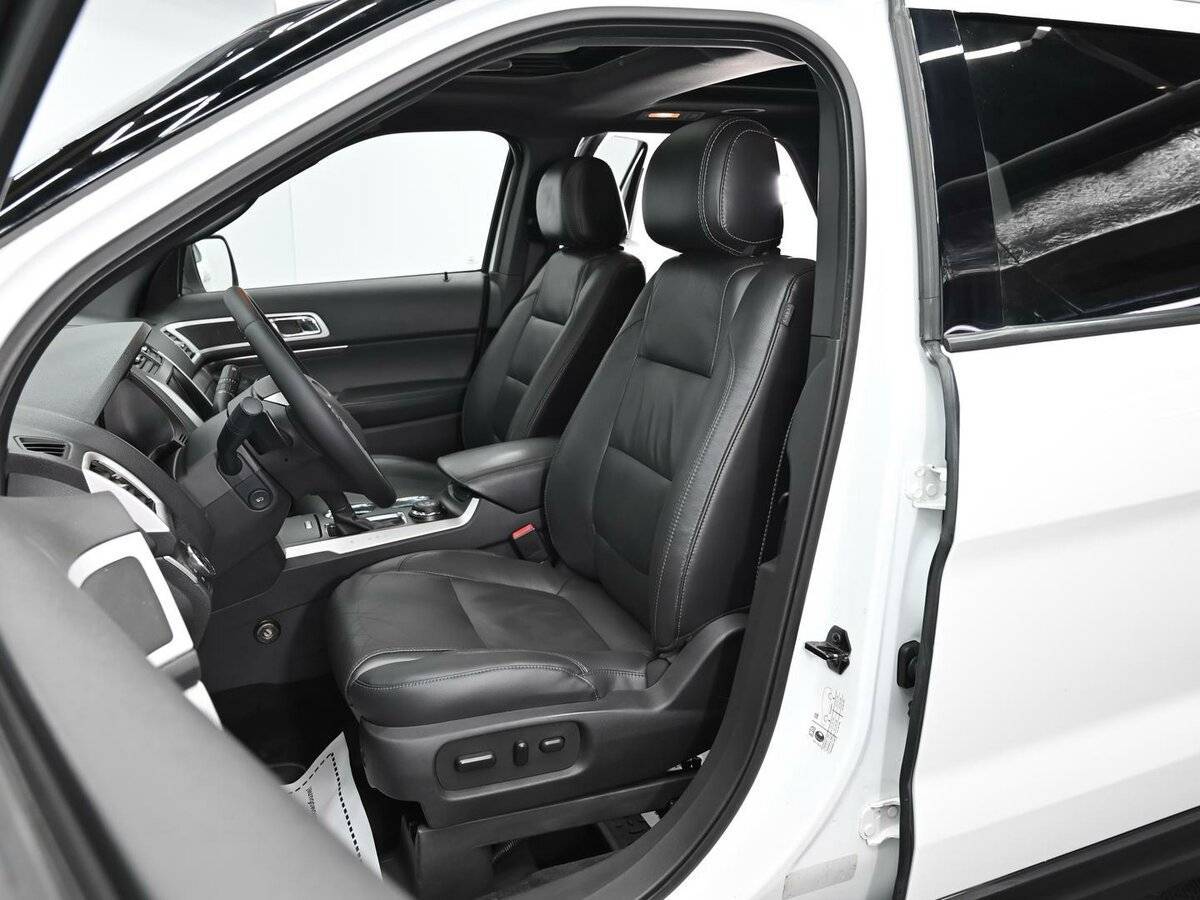Ford Explorer 2013 года с пробегом. Фото: #5