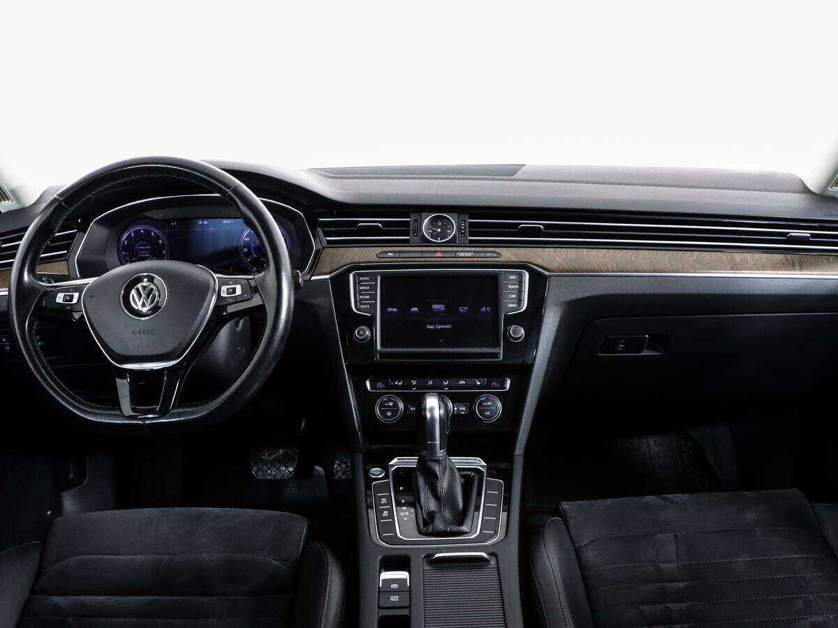 Volkswagen Passat 2016 года с пробегом. Фото: #9