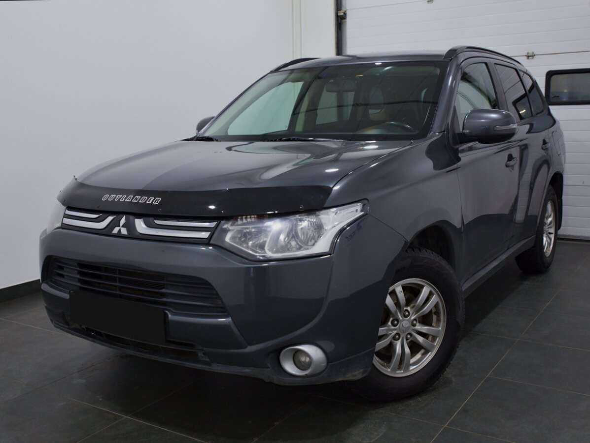 Mitsubishi Outlander 2013 года с пробегом. Посмотреть фото