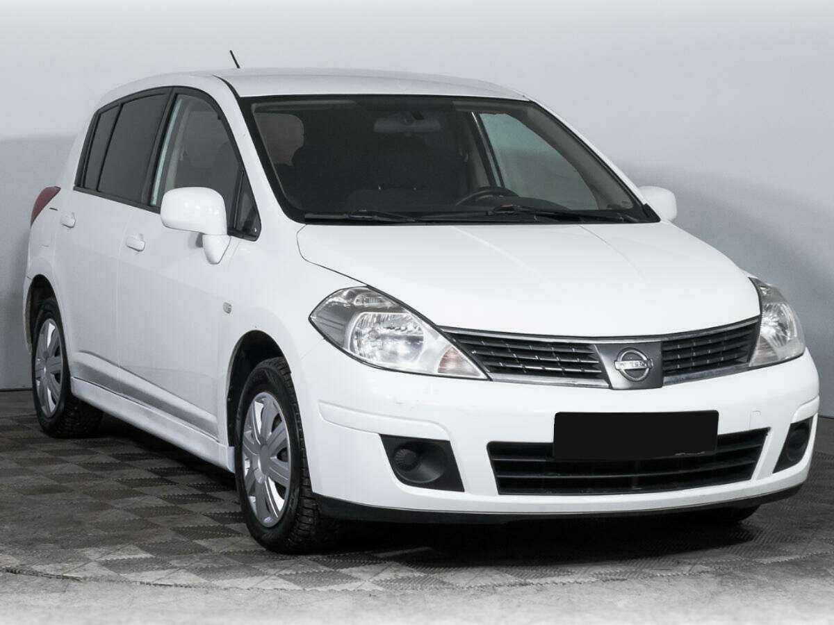 Nissan Tiida 2013 года с пробегом. Фото: #2