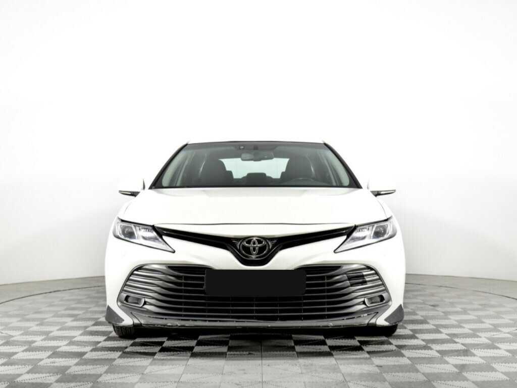 Toyota Camry 2018 года с пробегом. Фото: #1