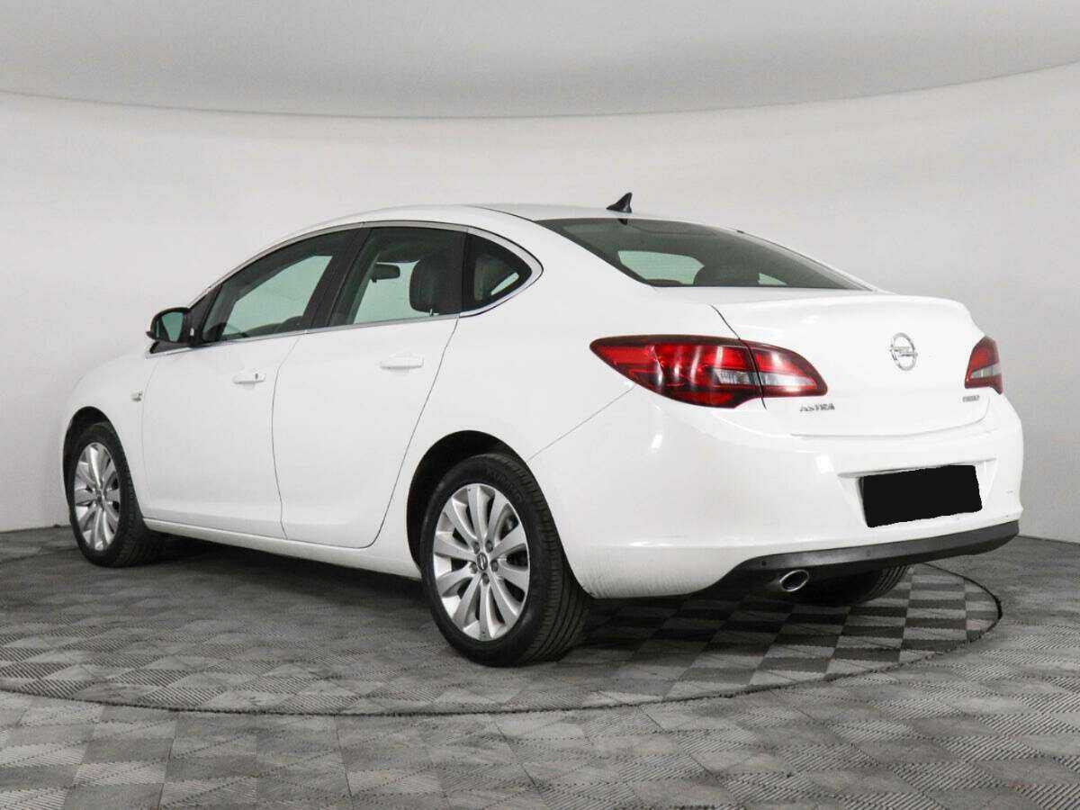 Opel Astra 2014 года с пробегом. Фото: #6