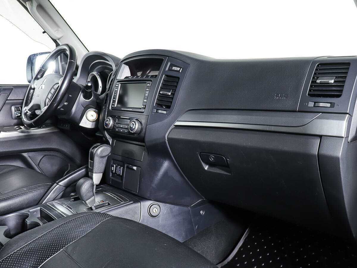 Mitsubishi Pajero 2012 года с пробегом. Фото: #7