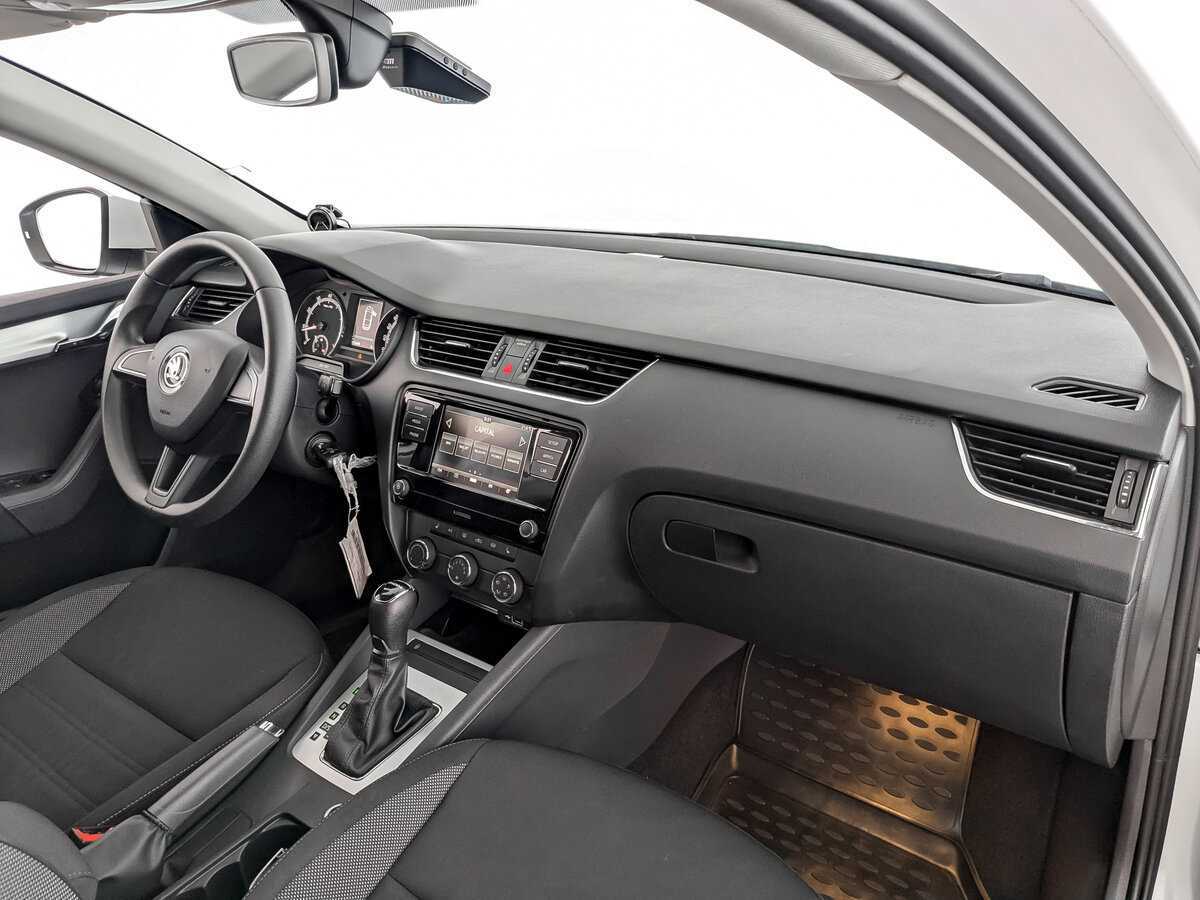 Skoda Octavia 2019 года с пробегом. Фото: #10