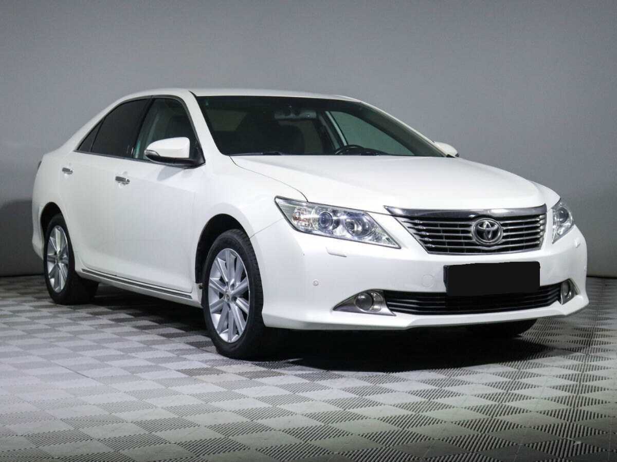Toyota Camry 2014 года с пробегом. Фото: #2