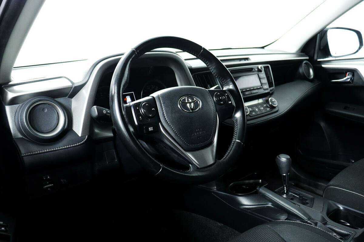 Toyota RAV4 2019 года с пробегом. Фото: #11