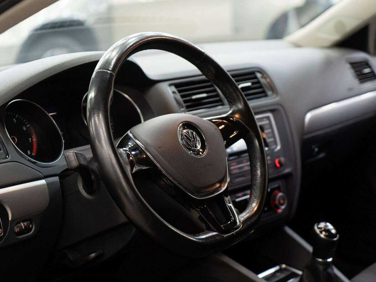 Volkswagen Jetta 2016 года с пробегом. Фото: #4