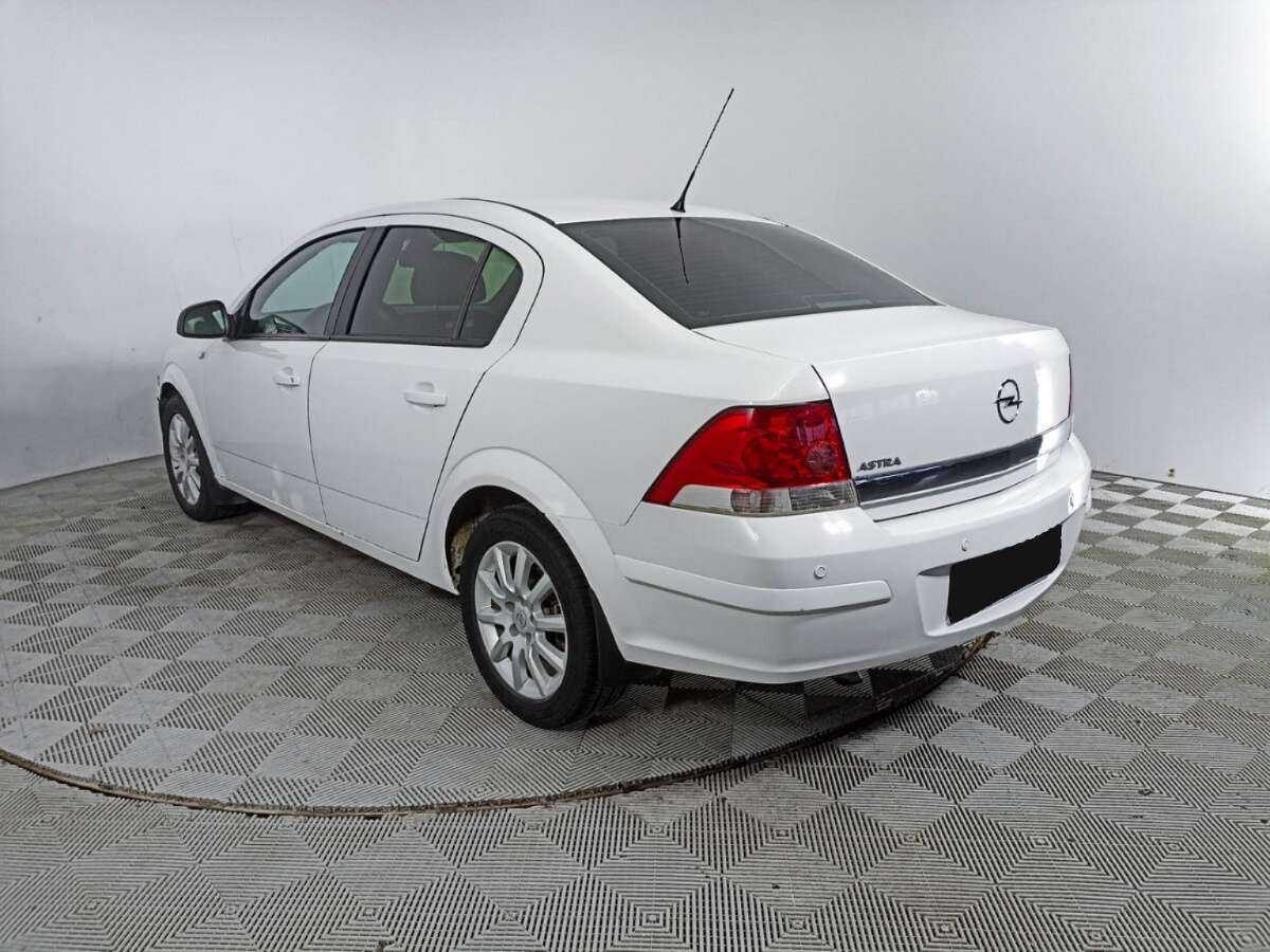 Opel Astra 2013 года с пробегом. Фото: #6