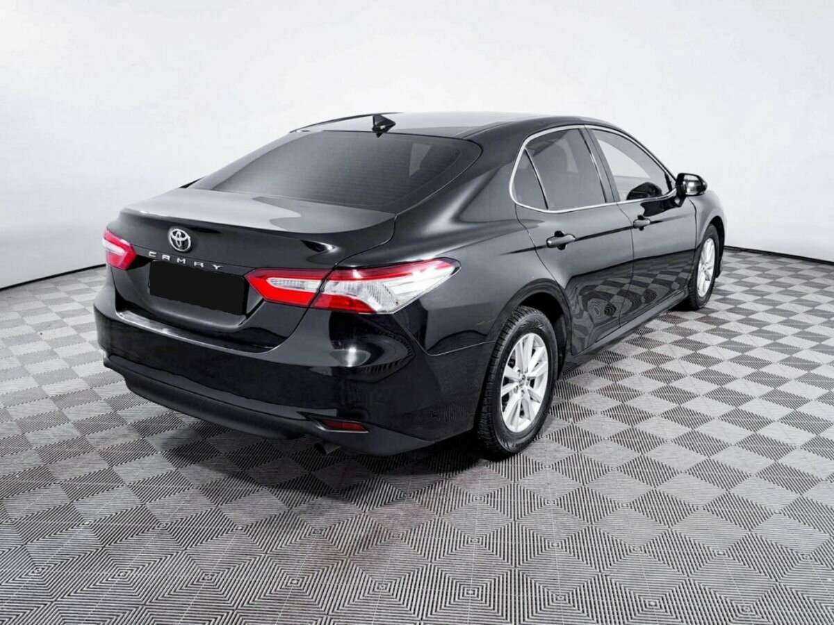 Toyota Camry 2018 года с пробегом. Фото: #4