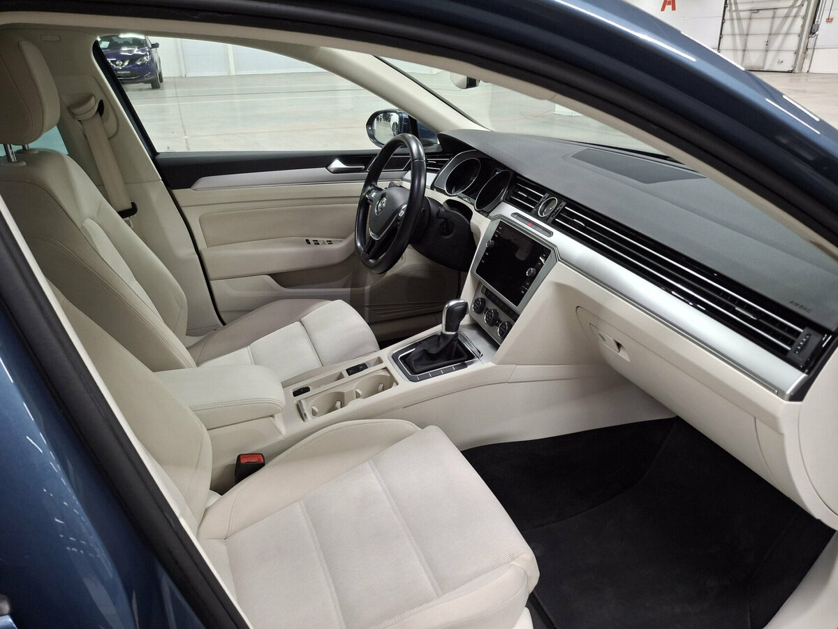 Volkswagen Passat 2018 года с пробегом. Фото: #10