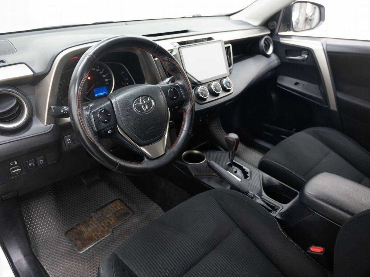 Toyota RAV4 2013 года с пробегом. Фото: #9
