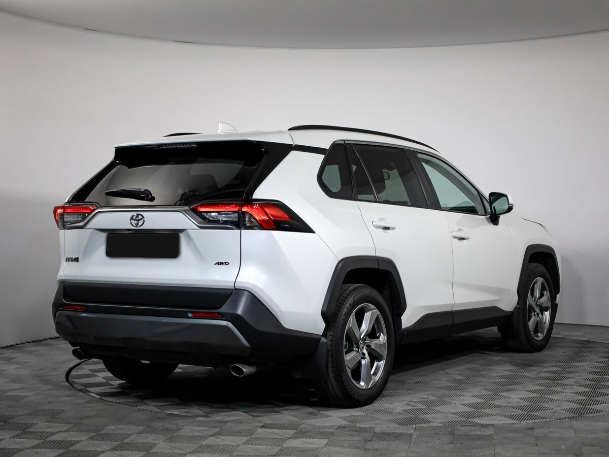 Toyota RAV4 2019 года с пробегом. Фото: #4