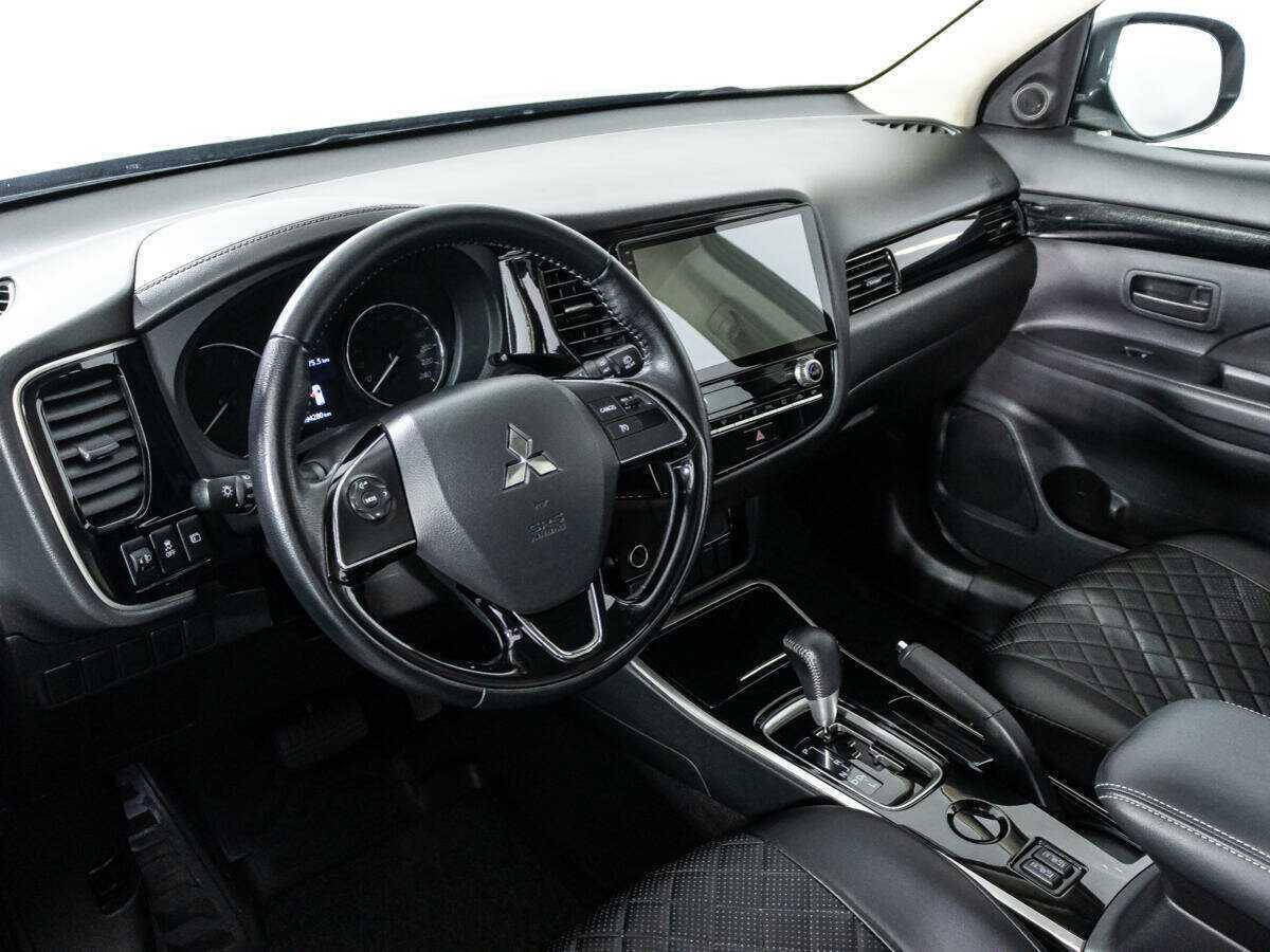 Mitsubishi Outlander 2021 года с пробегом. Фото: #8