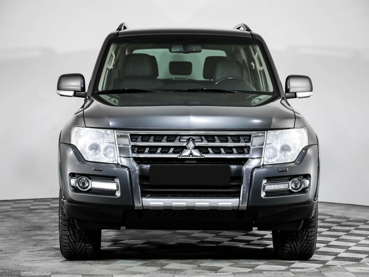 Mitsubishi Pajero 2015 года с пробегом. Фото: #1