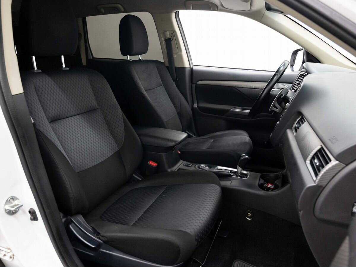 Mitsubishi Outlander 2012 года с пробегом. Фото: #13