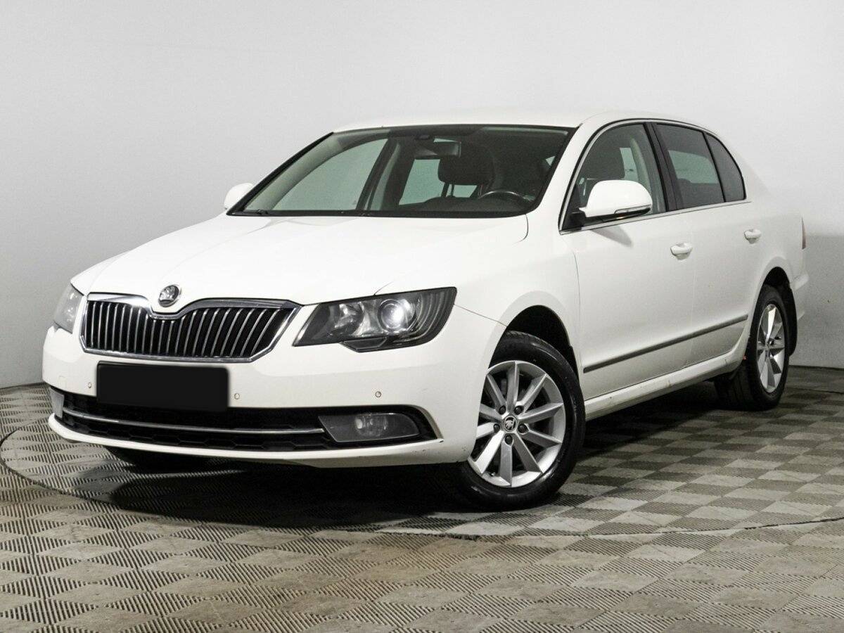 Skoda Superb 2013 года с пробегом. Посмотреть фото