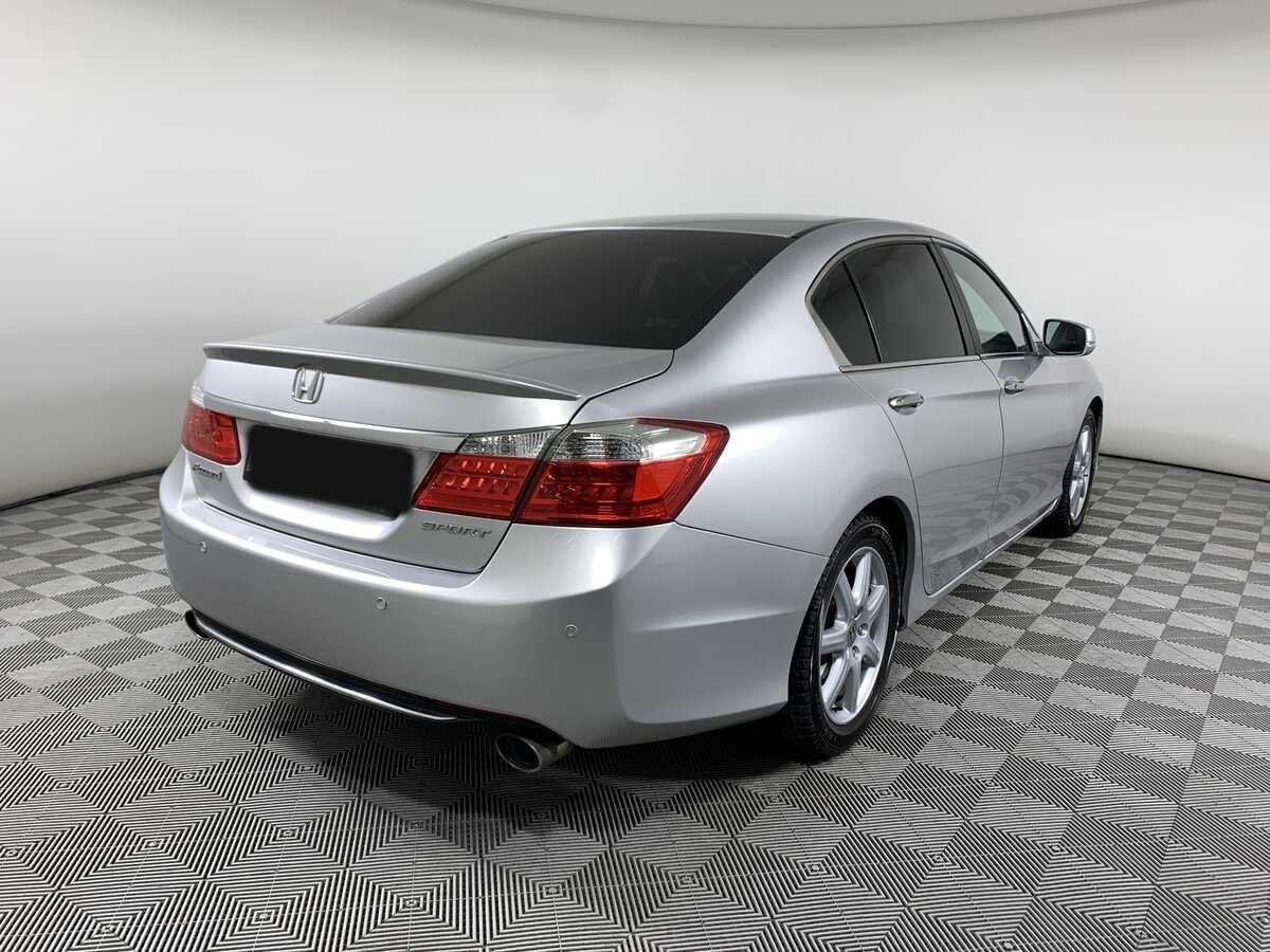 Honda Accord 2013 года с пробегом. Фото: #3