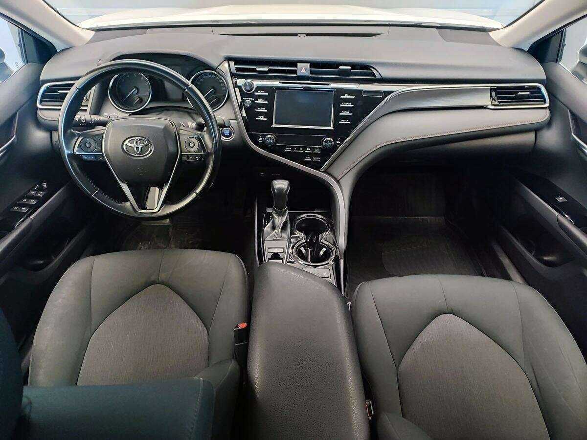 Toyota Camry 2018 года с пробегом. Фото: #8