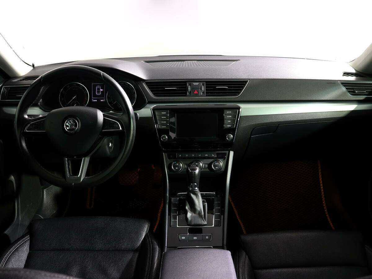Skoda Superb 2015 года с пробегом. Фото: #10