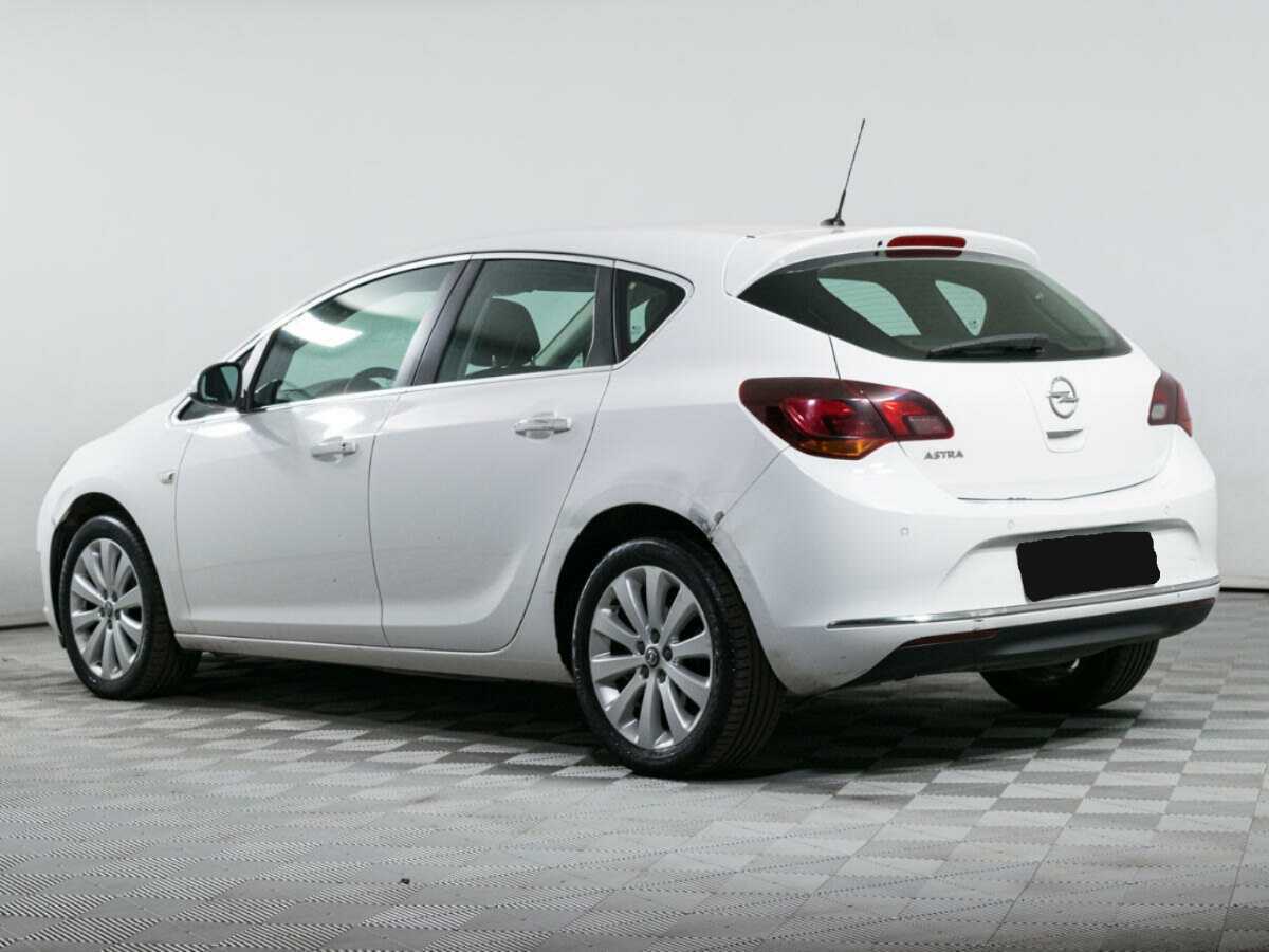 Opel Astra 2013 года с пробегом. Фото: #5