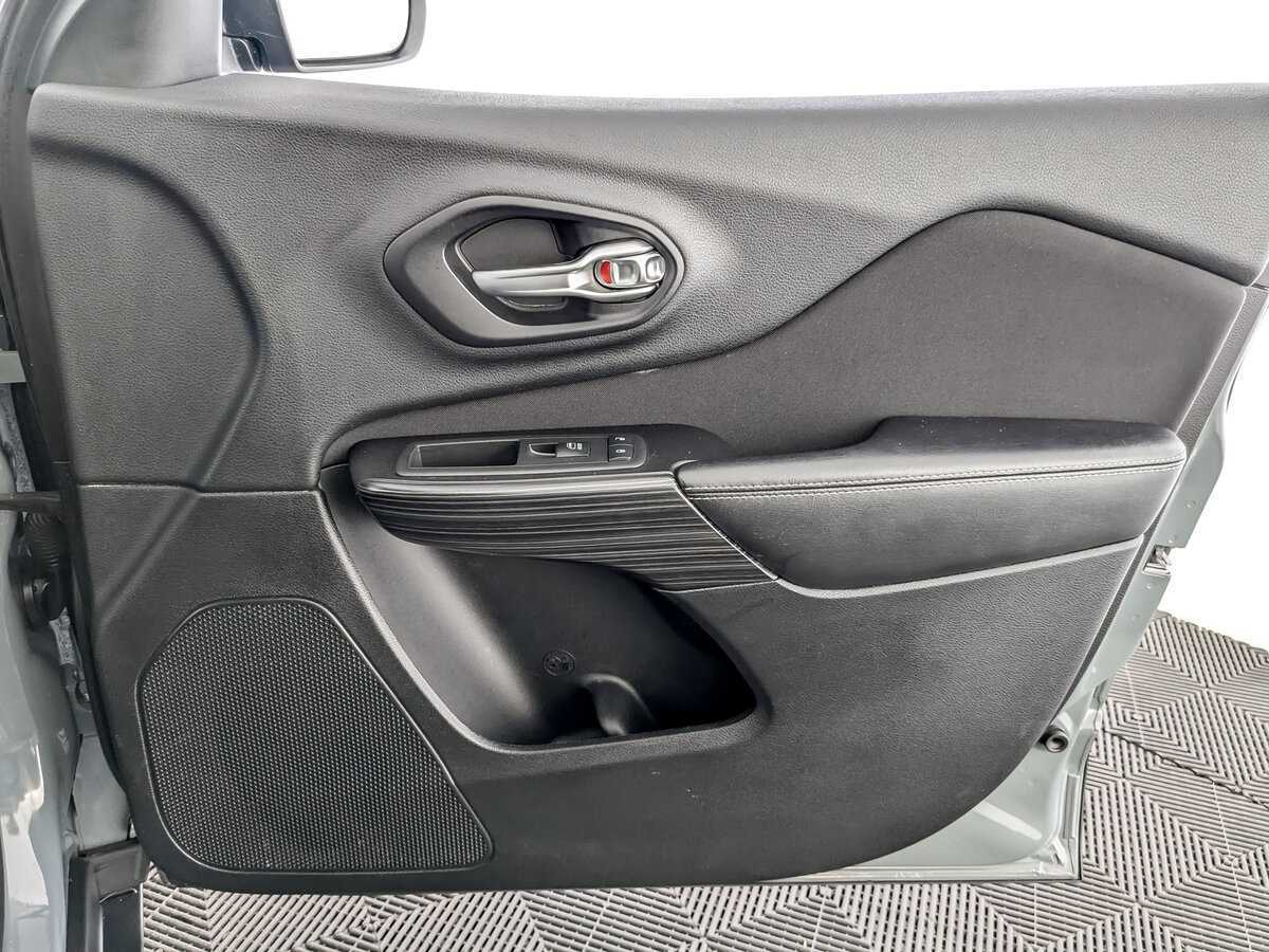 Jeep Cherokee 2014 года с пробегом. Фото: #21