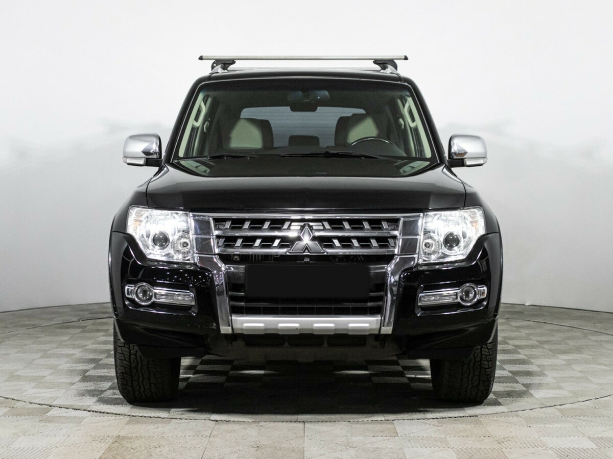 Mitsubishi Pajero 2017 года с пробегом. Фото: #1