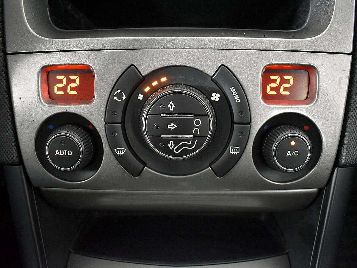 Peugeot 408 2013 года с пробегом. Фото: #13