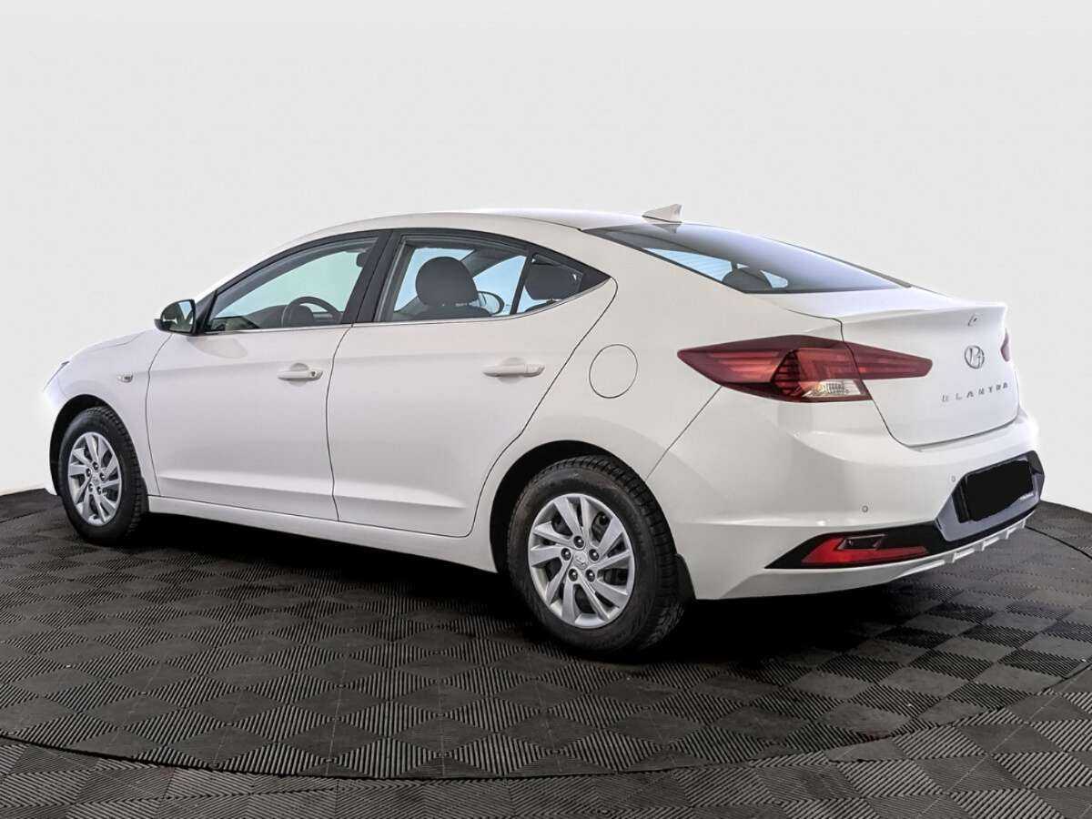 Hyundai Elantra 2020 года с пробегом. Фото: #6