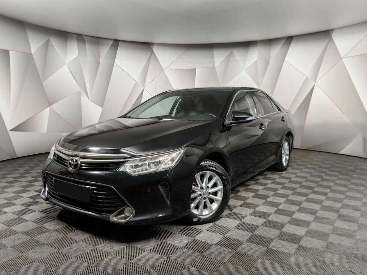 Toyota Camry 2017 года с пробегом. Посмотреть фото
