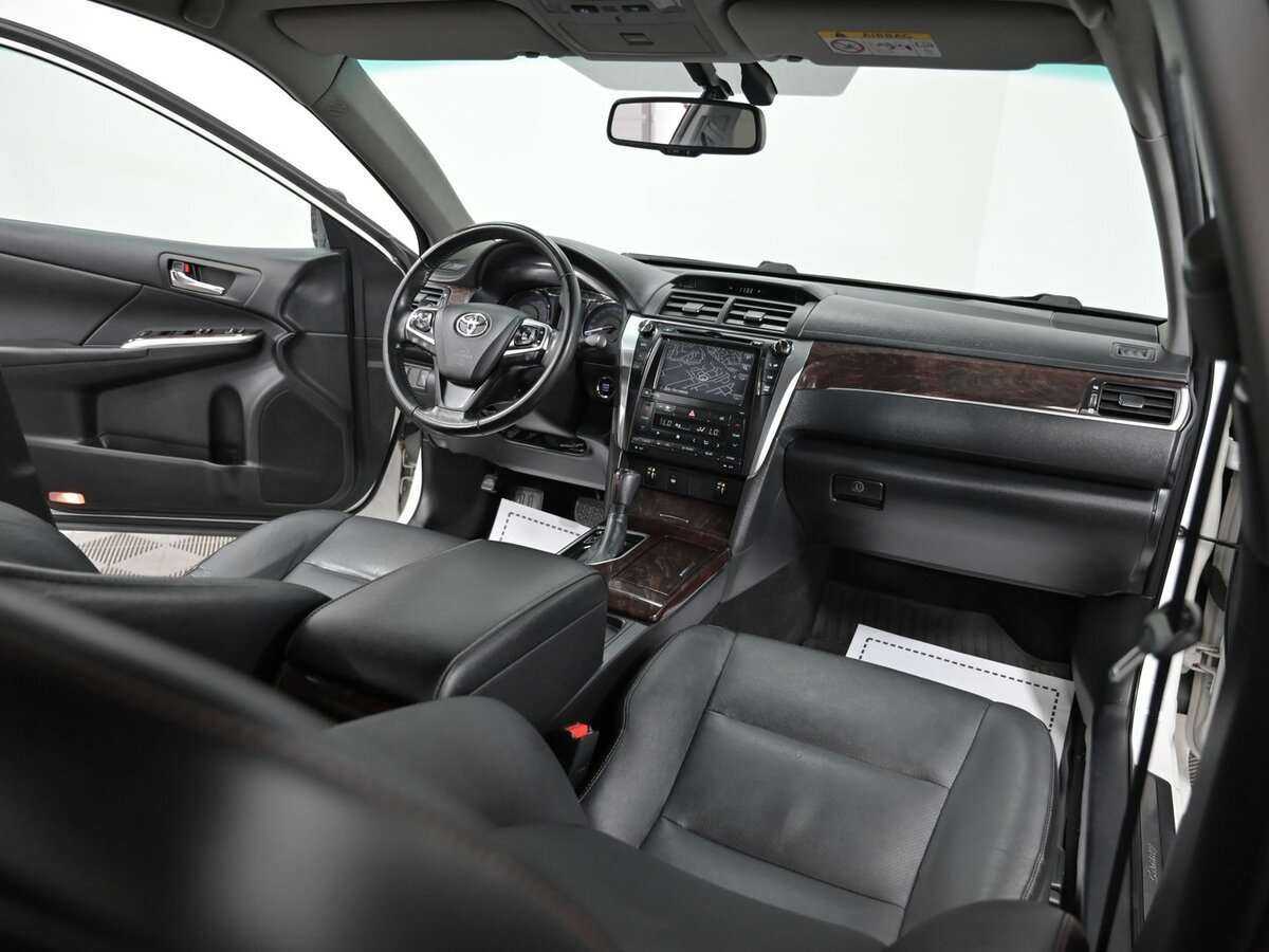 Toyota Camry 2017 года с пробегом. Фото: #8