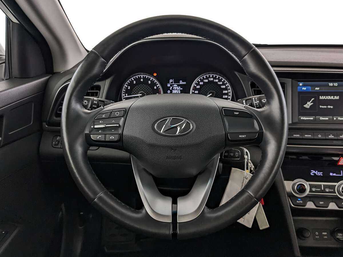 Hyundai Elantra 2020 года с пробегом. Фото: #21