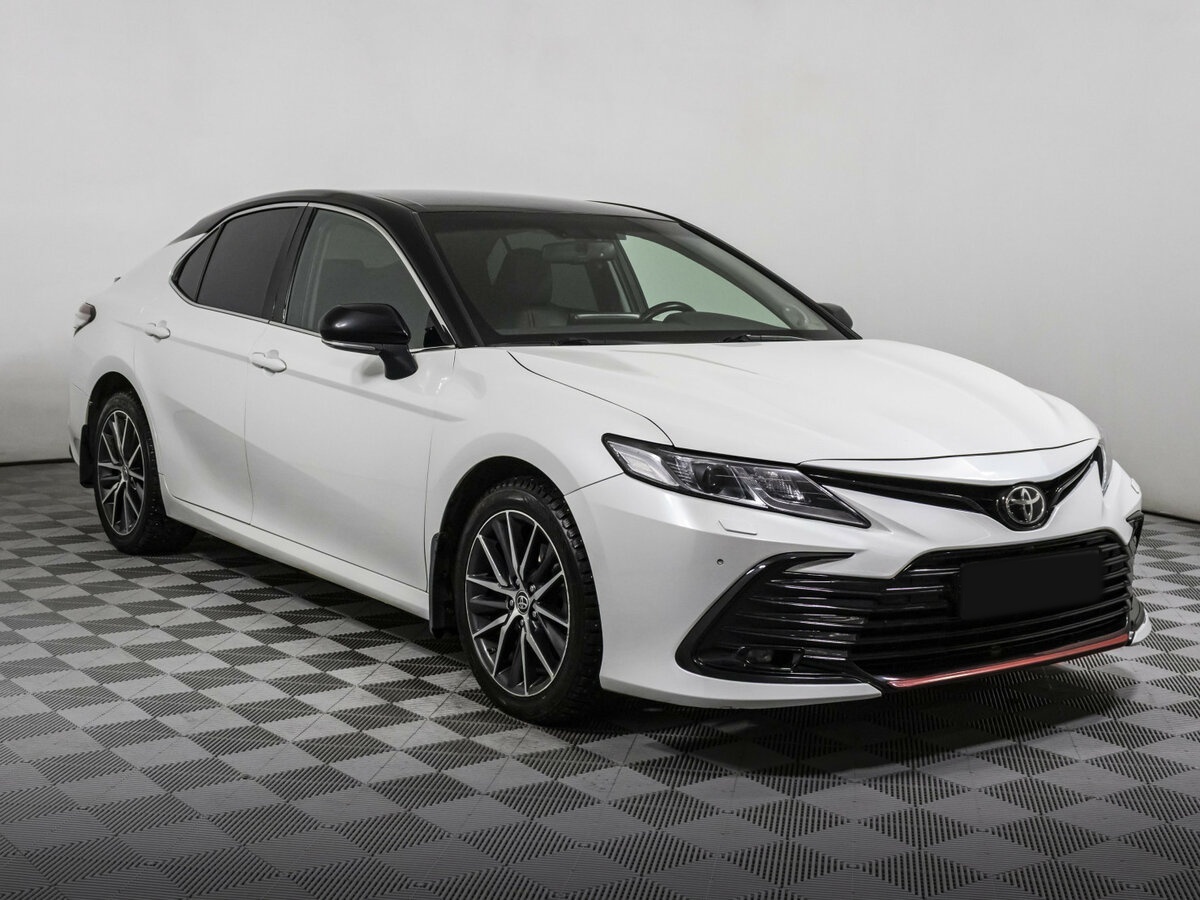Toyota Camry 2021 года с пробегом. Фото: #2