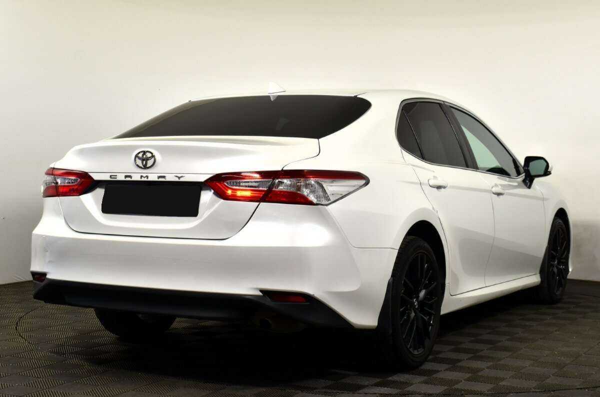 Toyota Camry 2021 года с пробегом. Фото: #3