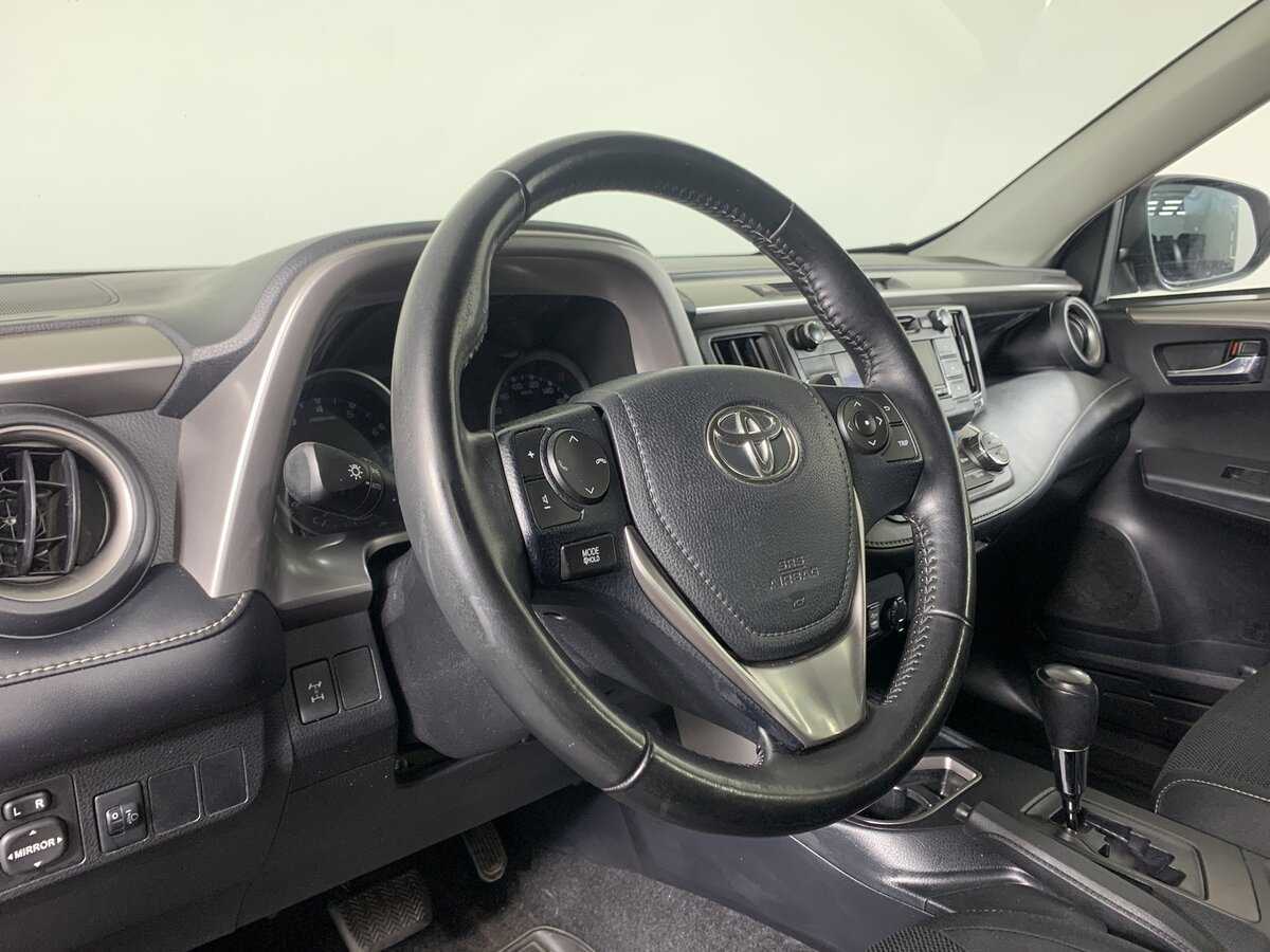 Toyota RAV4 2018 года с пробегом. Фото: #11