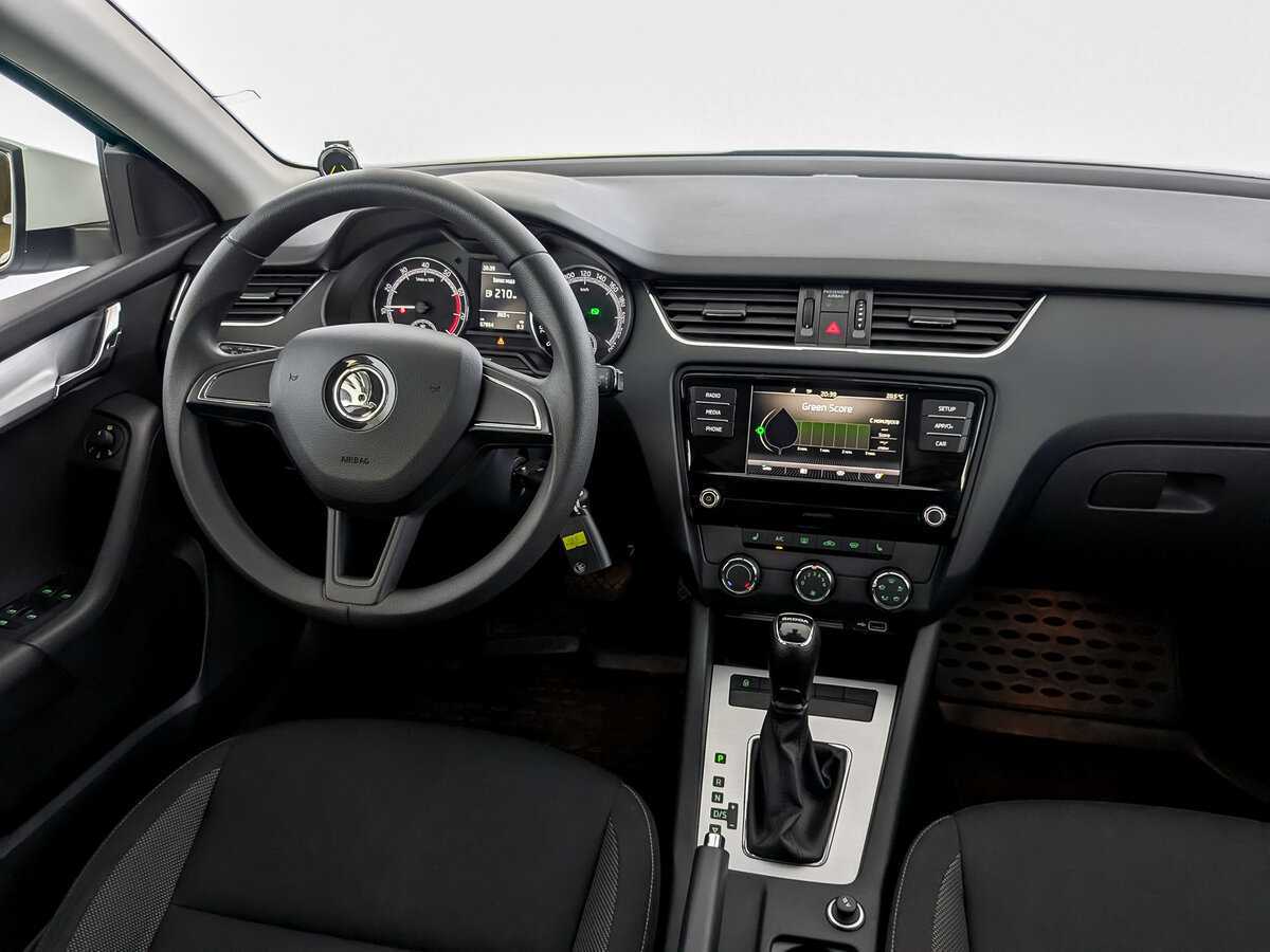 Skoda Octavia 2019 года с пробегом. Фото: #26