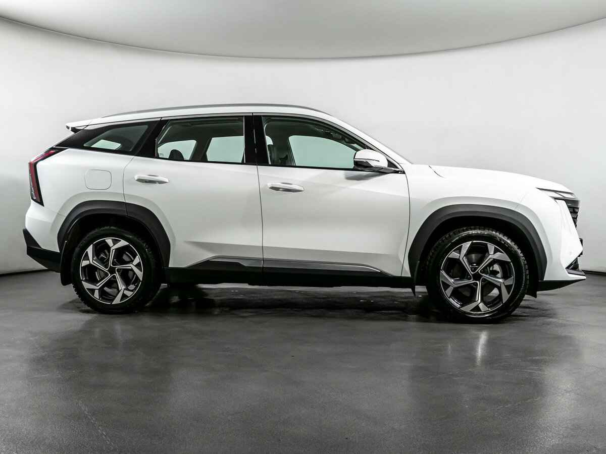 Geely Atlas 2024 года с пробегом. Фото: #3