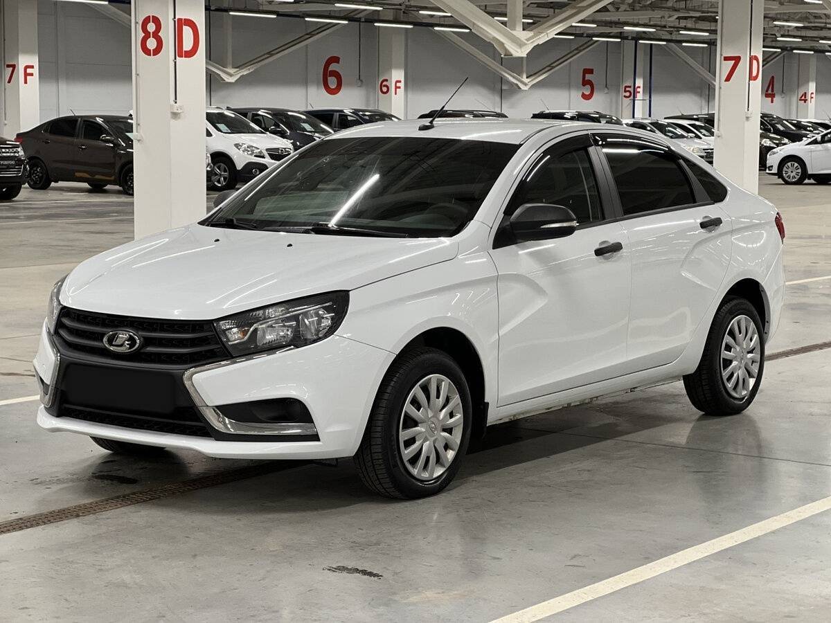 Lada (ВАЗ) Vesta 2018 года с пробегом. Посмотреть фото