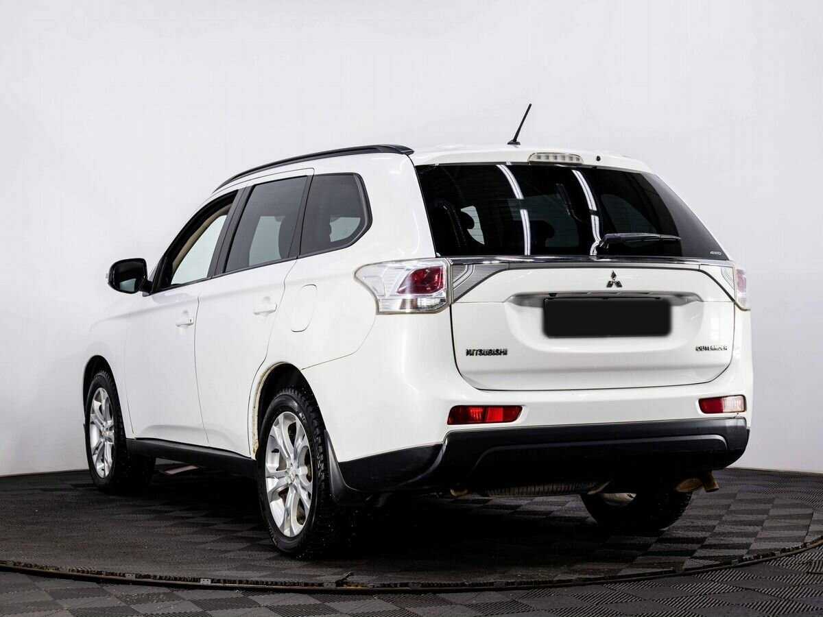 Mitsubishi Outlander 2012 года с пробегом. Фото: #3