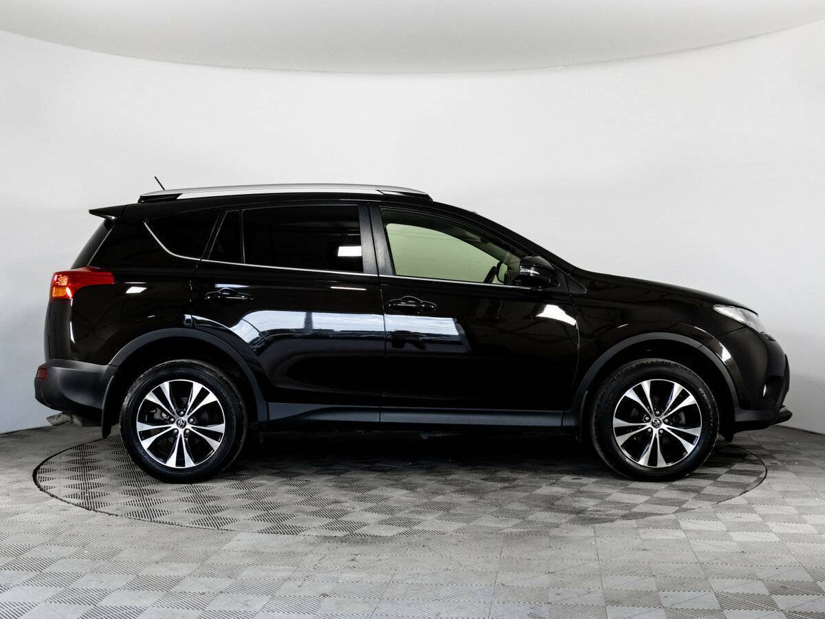 Toyota RAV4 2015 года с пробегом. Фото: #3