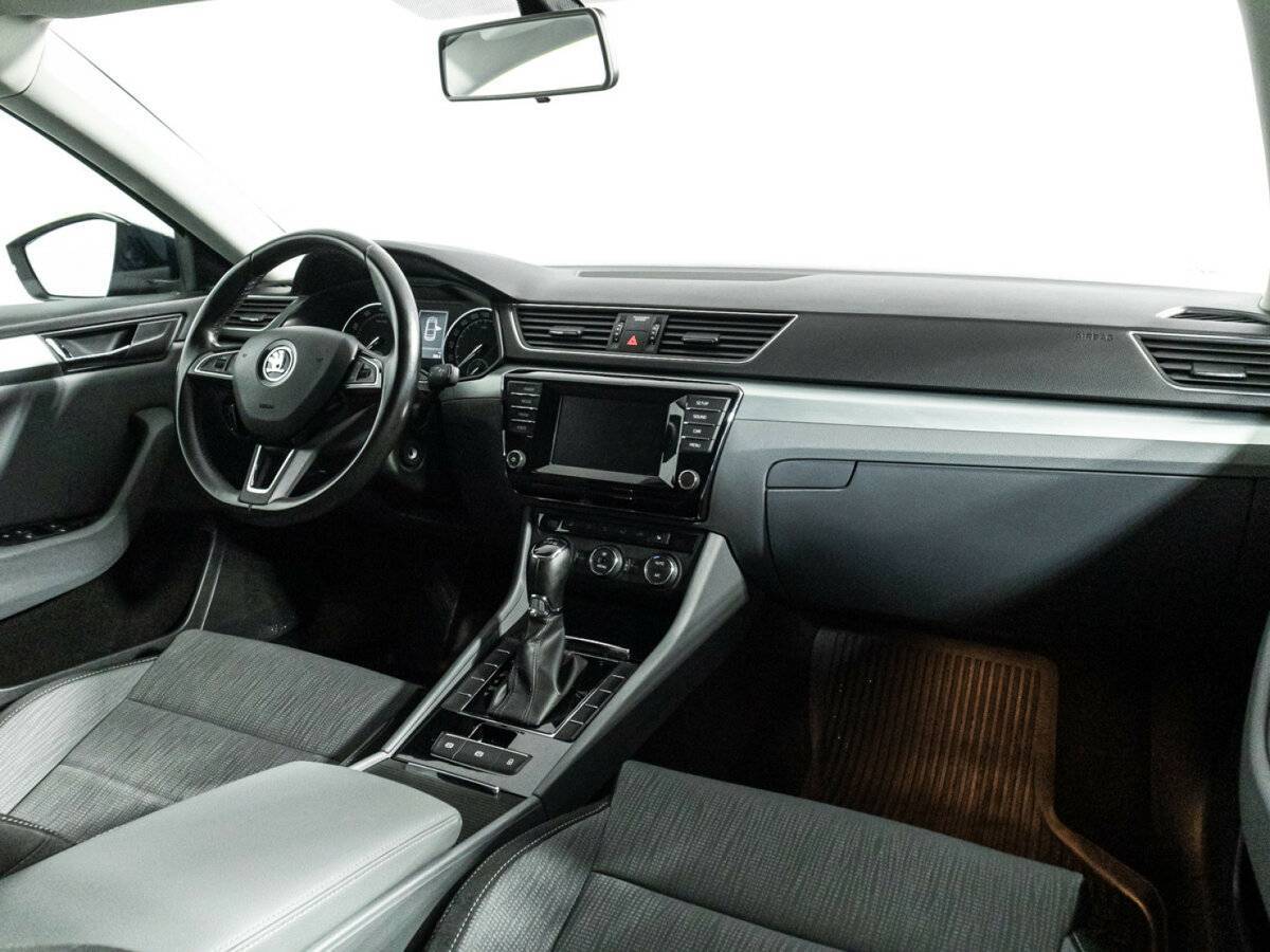 Skoda Superb 2015 года с пробегом. Фото: #8