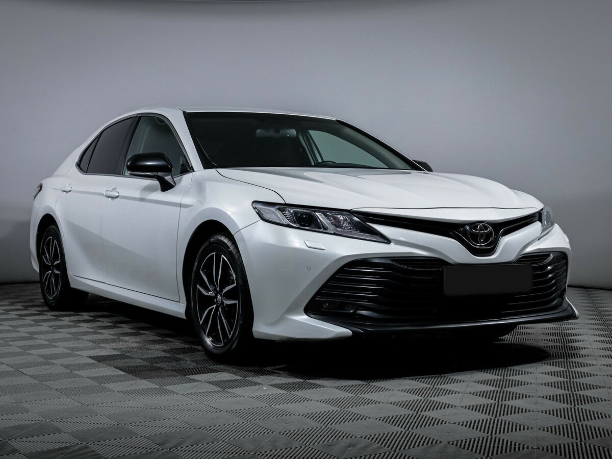 Toyota Camry 2020 года с пробегом. Фото: #2