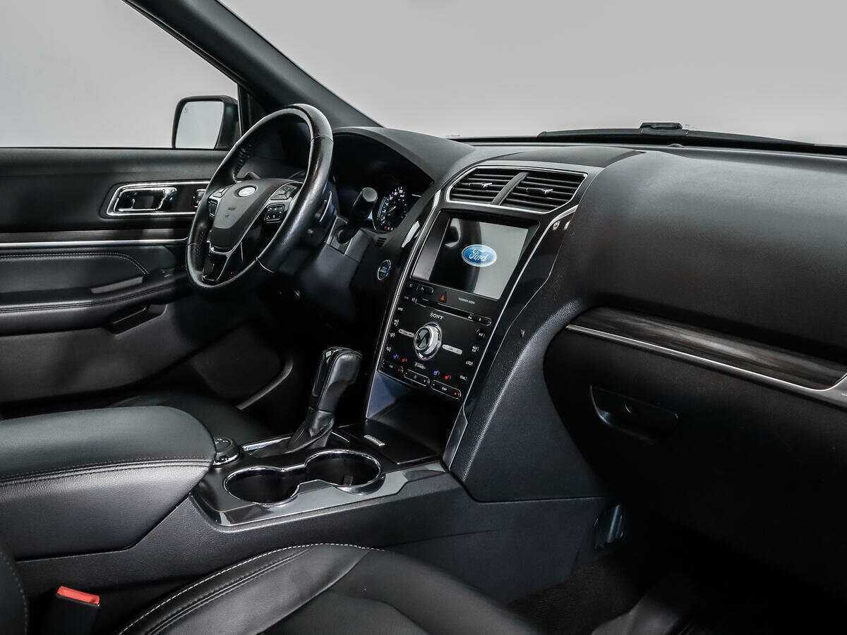 Ford Explorer 2017 года с пробегом. Фото: #11