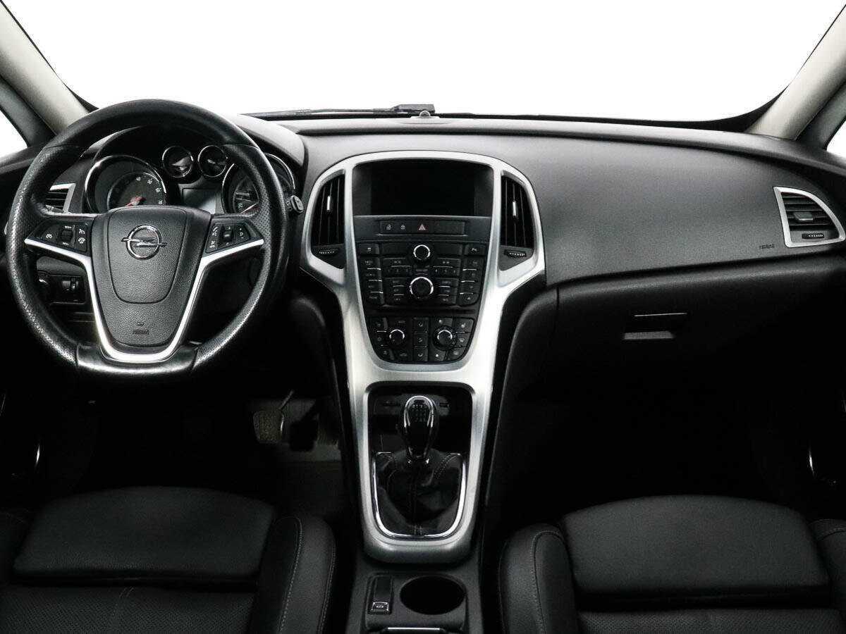 Opel Astra 2012 года с пробегом. Фото: #12