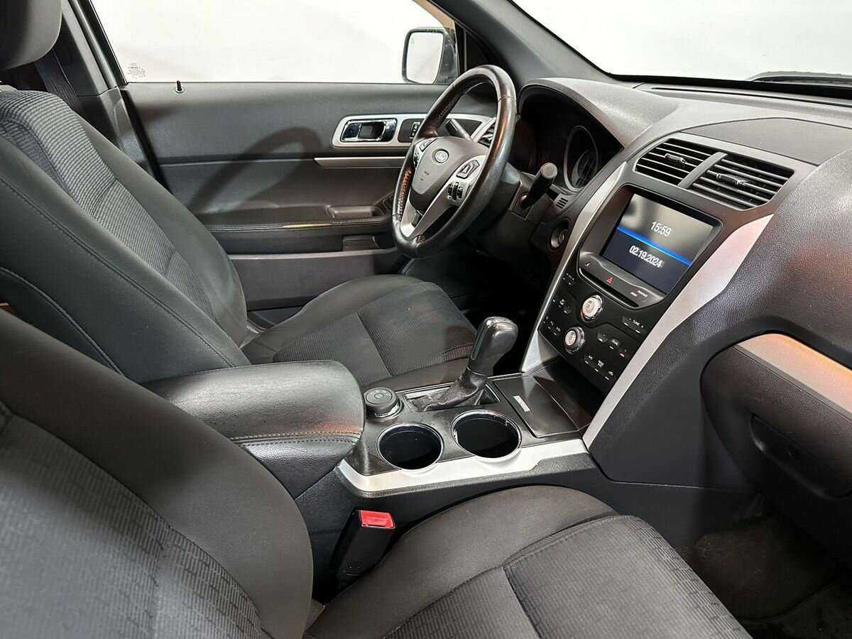 Ford Explorer 2013 года с пробегом. Фото: #9