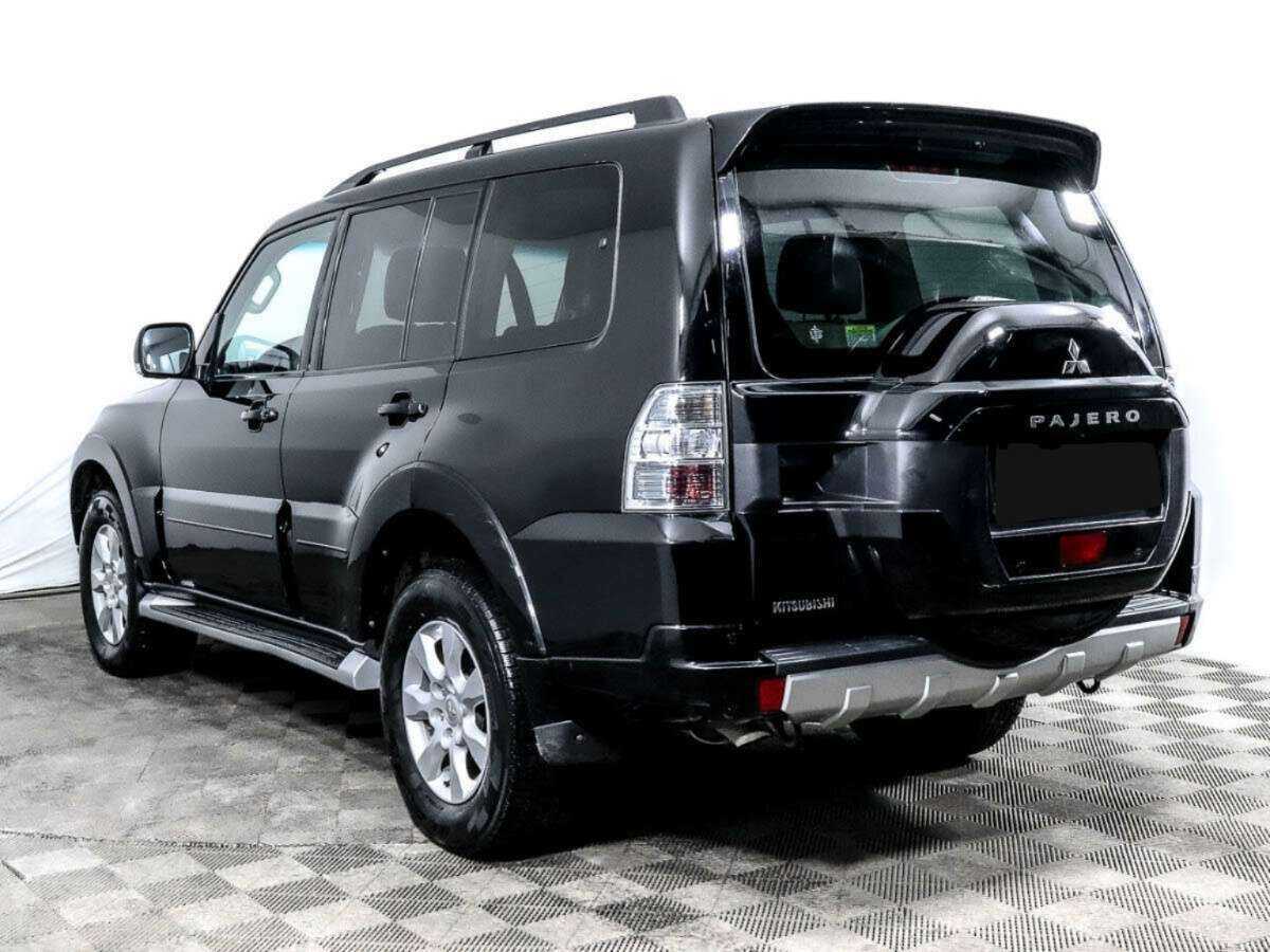 Mitsubishi Pajero 2017 года с пробегом. Фото: #4