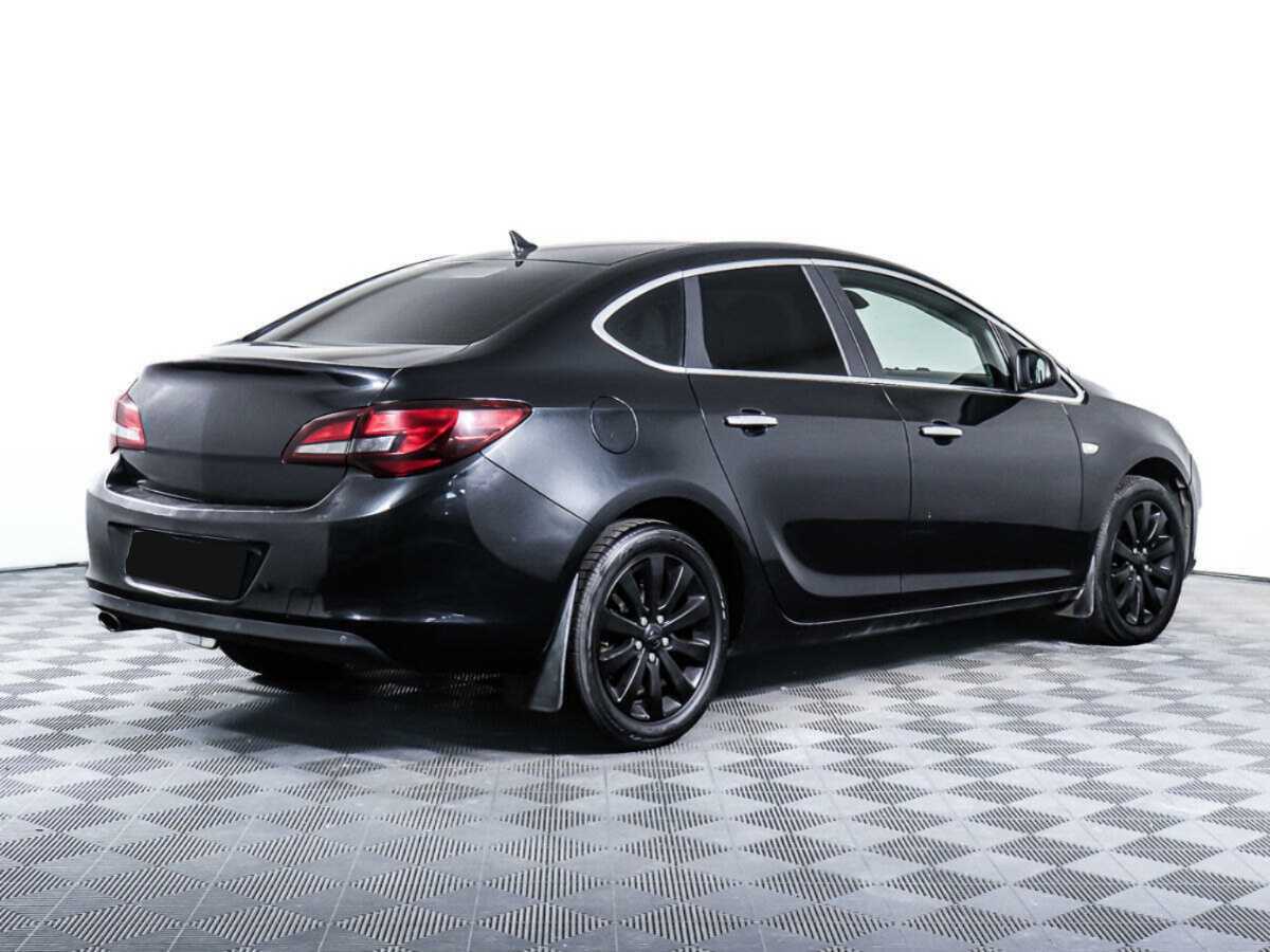 Opel Astra 2013 года с пробегом. Фото: #3