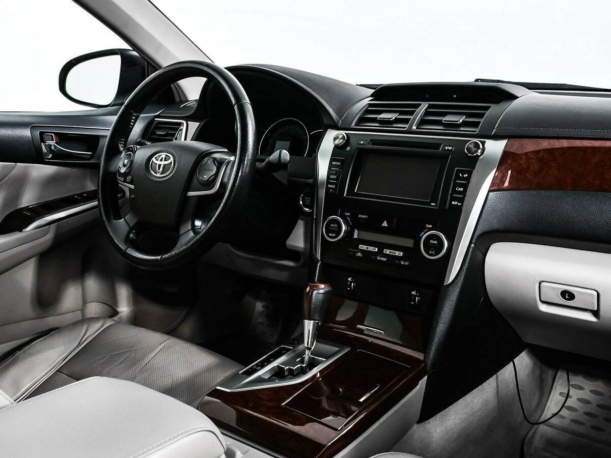 Toyota Camry 2012 года с пробегом. Фото: #8