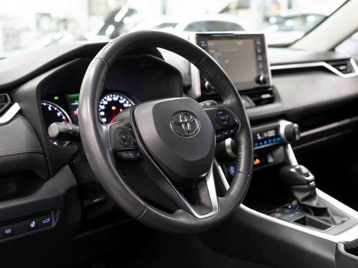Toyota RAV4 2019 года с пробегом. Фото: #4